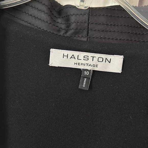 Black “evening” jumpsuit with elegant satin lapel. Missing fabric belt. - Picture 3 of 7